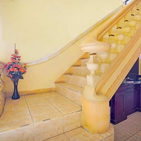 Oyo 91390 Kost Grand Royal Elite Hotel Surabaya Exterior photo
