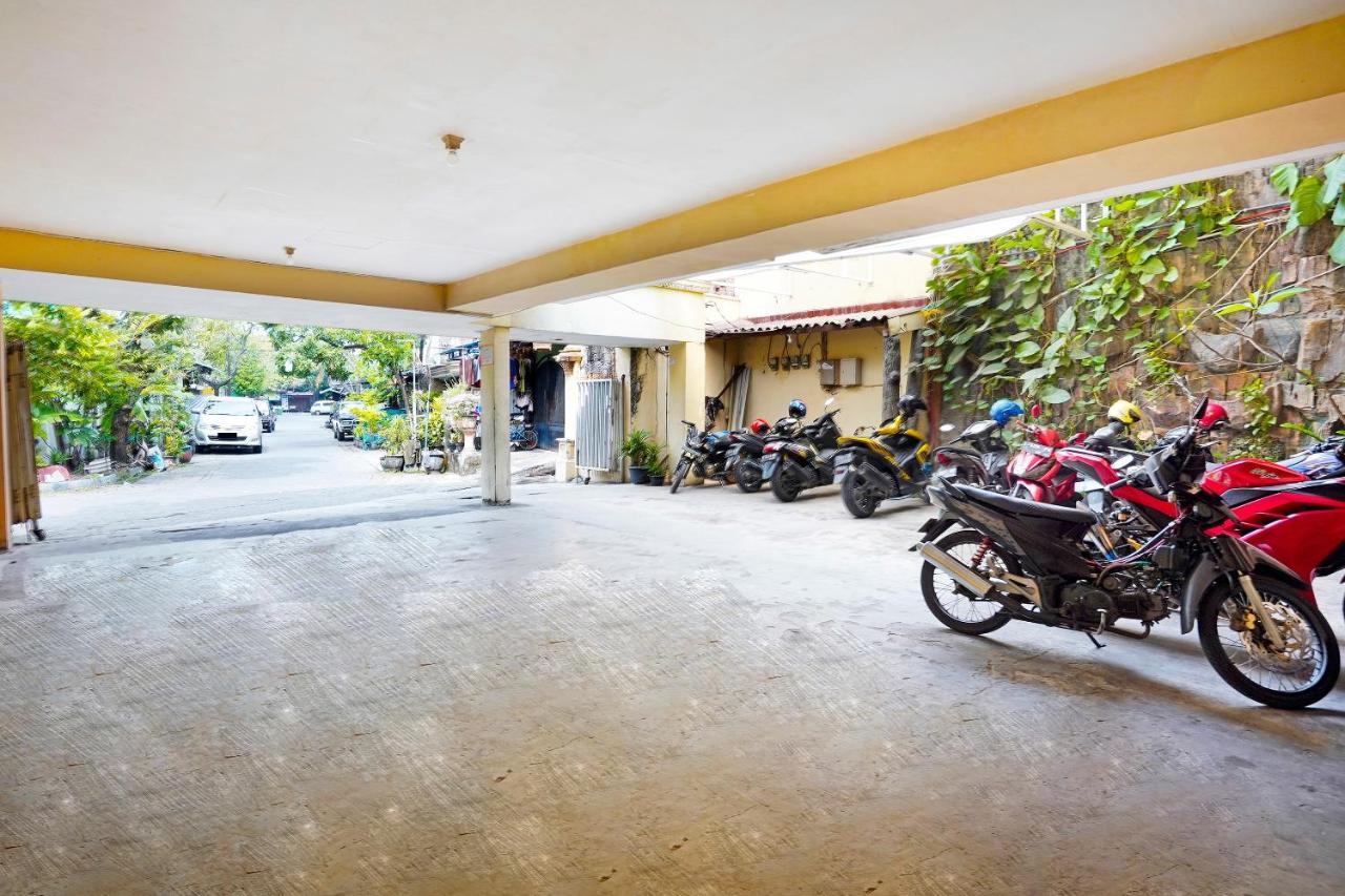 Oyo 91390 Kost Grand Royal Elite Hotel Surabaya Exterior photo