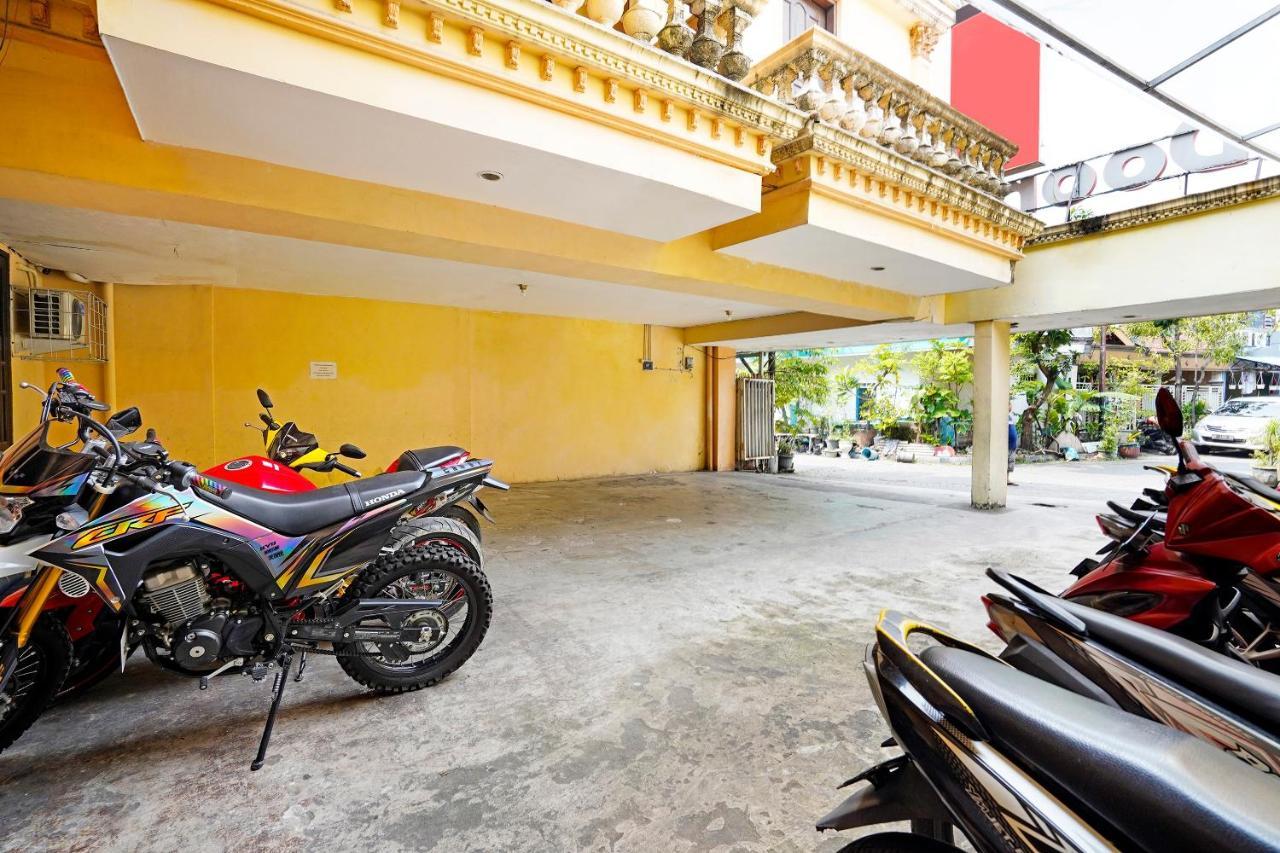 Oyo 91390 Kost Grand Royal Elite Hotel Surabaya Exterior photo