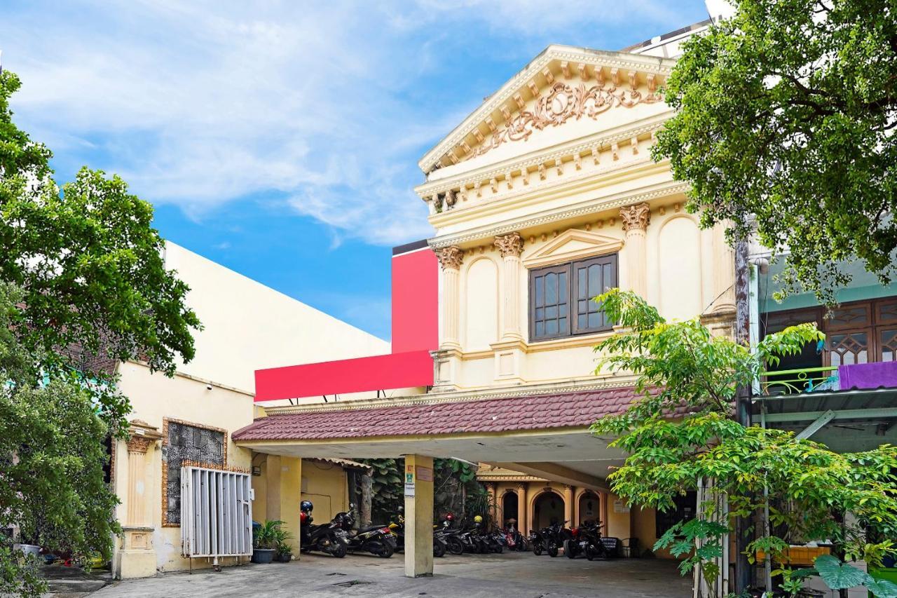 Oyo 91390 Kost Grand Royal Elite Hotel Surabaya Exterior photo