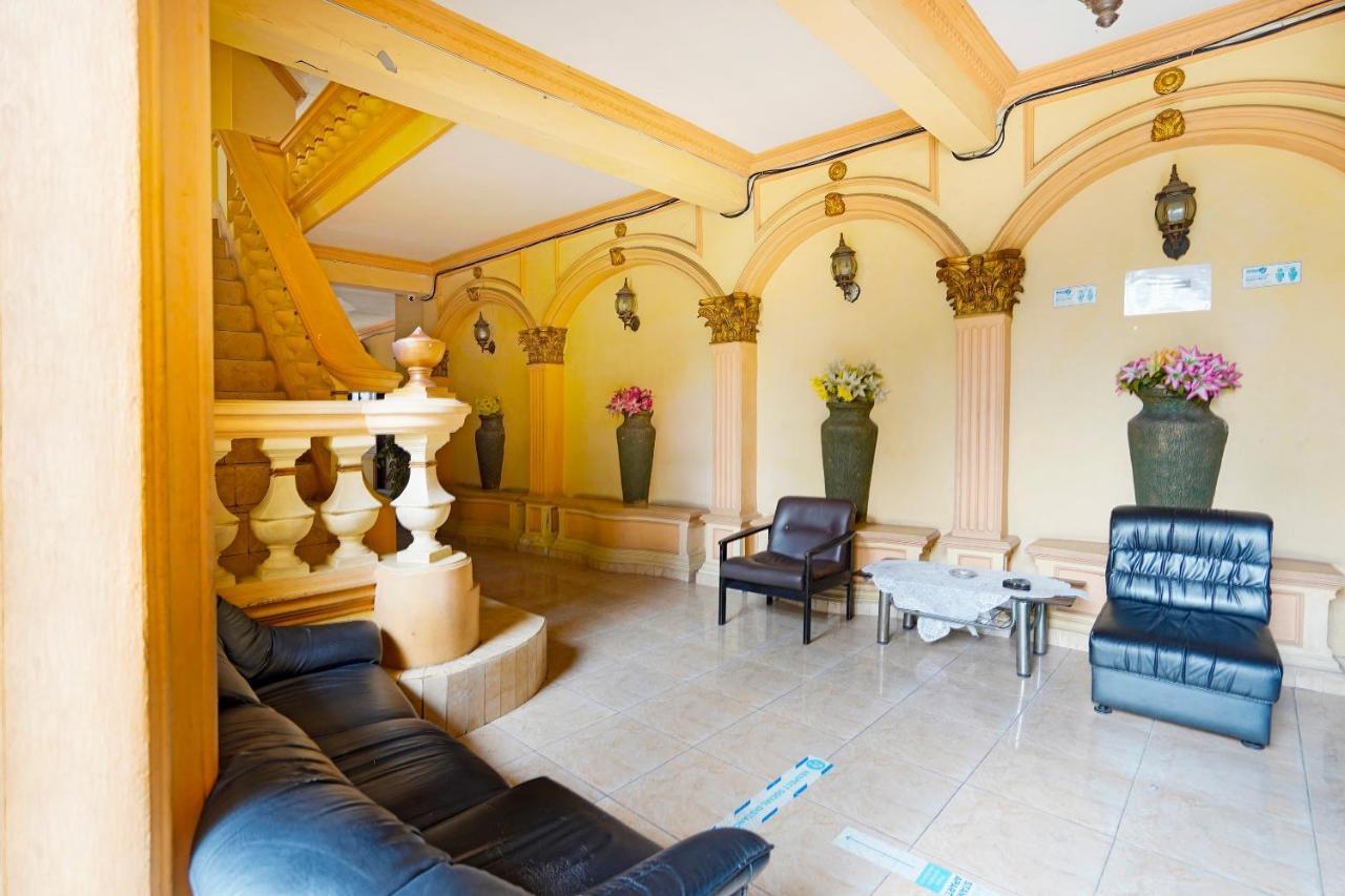 Oyo 91390 Kost Grand Royal Elite Hotel Surabaya Exterior photo
